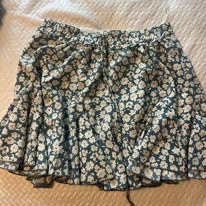 size L (fits like a M/L)